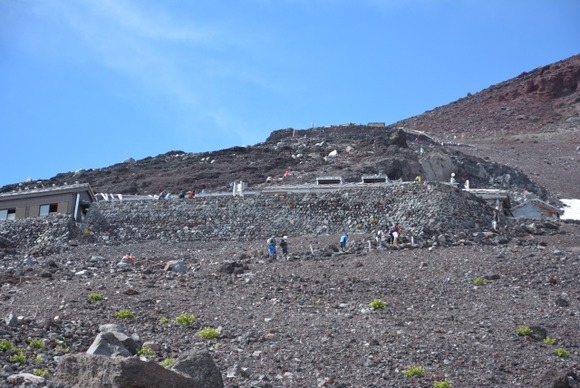 【山梨】富士山初の登山規制、監視員を２４時間配置…弾丸登山防止へ夕方以降「仮設ゲート」閉鎖