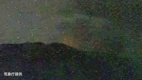 「ドーンという音聞こえた」諏訪之瀬島で大きな噴石１キロ超飛散、噴火警戒レベル３に引き上げ　鹿児島