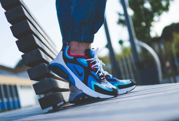 マウンテンパーカー「6万円です」←まぁ別にいいよメガネのフレーム「5万円です」←長く使えるしなスニーカー「2万です」←