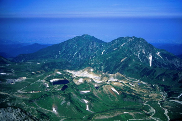 Dainichirenpo_and_Murodo_from_Tateyama_1995-8-20