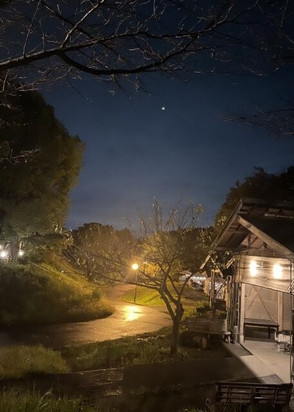 リンちゃんみたいな誰もいないところでの綺麗な夜景でのソロキャンプは夢のまた夢か