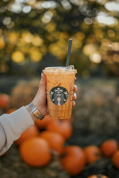 【朗報】スタバ、紙ストロー廃止へ！バイオプラスチックに変更　来年１月から