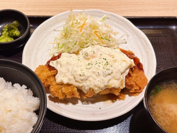 【画像】チキン南蛮食べにきたで！