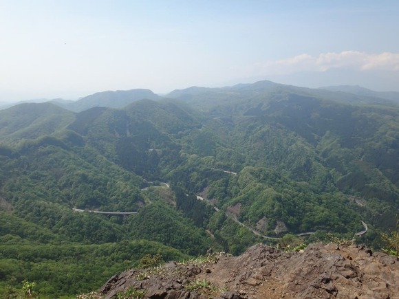 艫岩からの内山峠方面  (1)