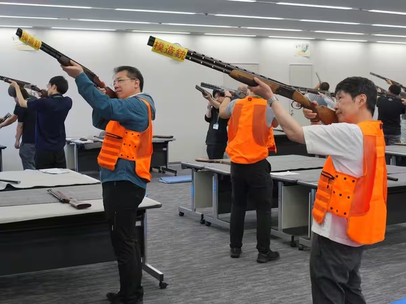 【群馬】全国初、クマ対策で「知事ハンター」　山本一太氏が銃猟免許　職員有志と撃退チームも結成