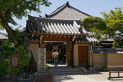 450px-Asuka-dera_Asuka_Nara_pref02n3900