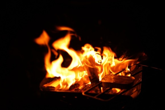 三度の飯より火を見るのが好きなんやが・・・