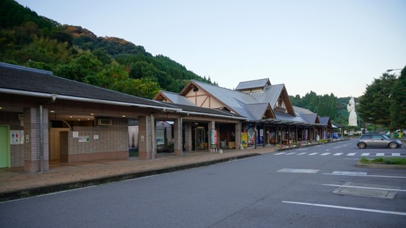 ニートだけど家の裏の山で川魚とかキノコが採れるから網焼きにして売ろうと思うんだかど需要あるかな？