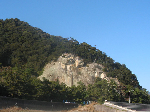 1280px-Hananoiwaya_Shrine01