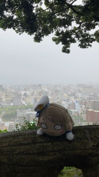 512