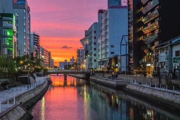 【悲報】ワイ底辺、死ぬ気で5連休取得に成功するも旅費が高すぎて詰む・・・