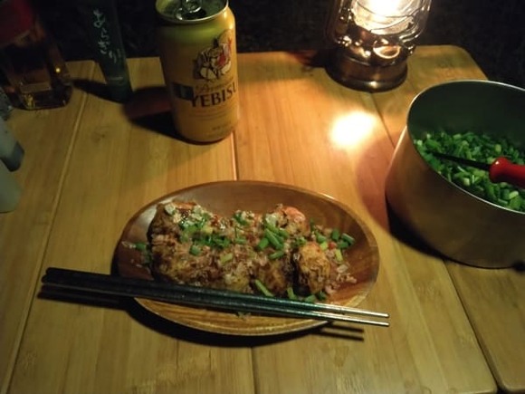 【キャンプ飯】鰻かば焼きと肝串焼き購入して炭で焙っただけだけど幸せ