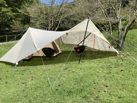 【悲報】わいキャンプ民、コンロを忘れて無念の水カップ麺