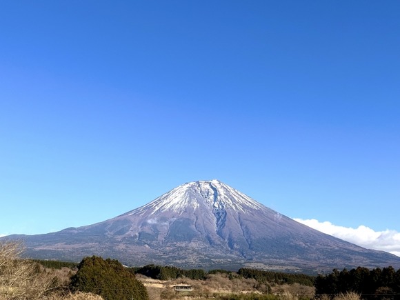 【画像】俺の部屋から富士山見えるけど羨ましいだろｗｗｗｗｗｗｗ