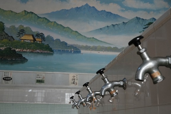 温泉、銭湯でかけ湯をしないj民いる？