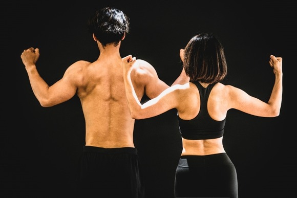 肩甲骨をよくストレッチするスポーツやってるおじさんやおばさんは腹出ないらしい