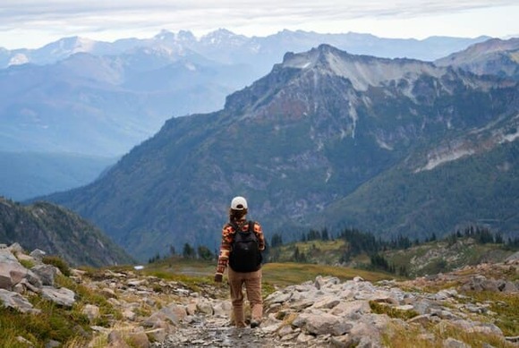 alex-moliski-wmoVkuLbGx4-unsplash (1)