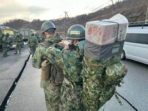 重さ３０キロの荷物を背負い孤立地域へ…陸上自衛隊中部方面隊の物資輸送動画が反響