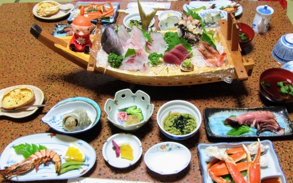 山奥の温泉旅館で出るマグロやイカの刺身ｗｗｗｗｗｗｗｗｗ