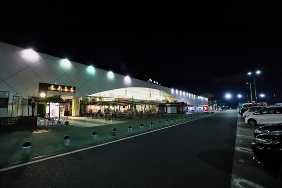 【悲報】高速道路のSAやPA有料化・・・