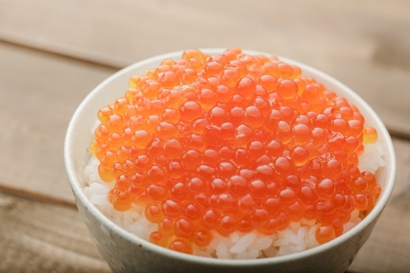 【悲報】イクラかけ放題のホテルに泊まるも、イクラは大量に食べることができないと判明