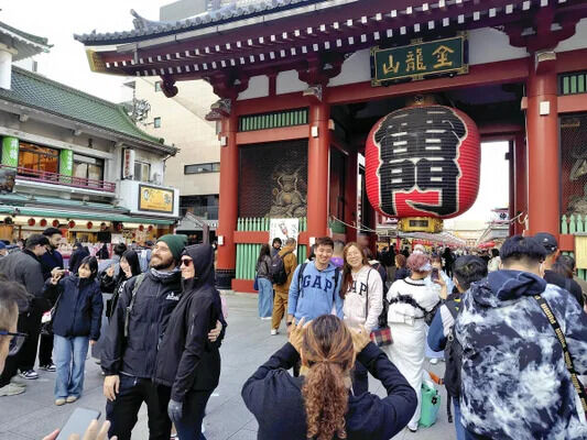 外国人の日本観光　もう飽きちゃったってよ