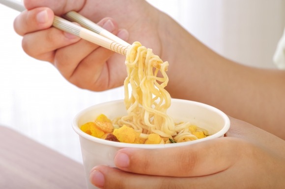 ホテルでカップ麺の残り汁ってどこに捨てたらええんや？