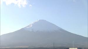 富士山で外国人男性が滑落　「足を骨折したようだ」　遭難者自身が110番通報　登山道は現在も通行止め