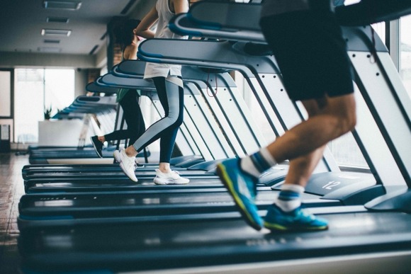 スポーツジムとかいう併設されてるお風呂だけ浸かりに行く場所????