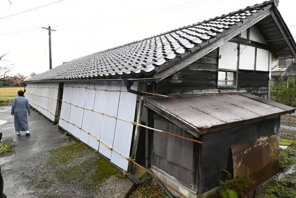 銃口の５０センチ先にクマの顔 「やられる」と片手で発砲し命中…緊急銃猟で出動の隊員「こんなところに出てこなければ」