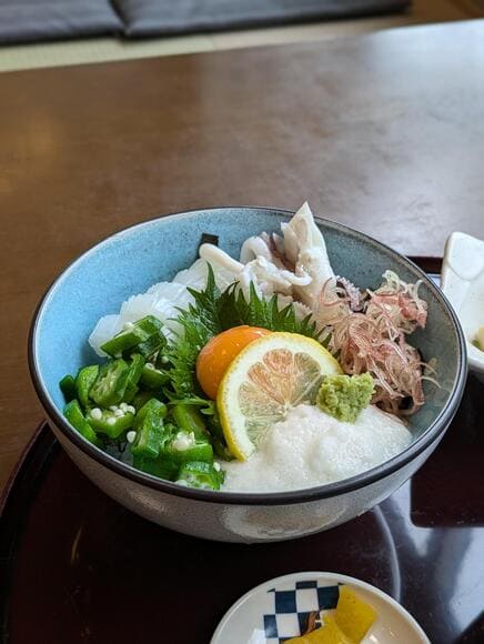 【画像】スーパー銭湯きた！ネバネバイカちゃん丼うめぇ