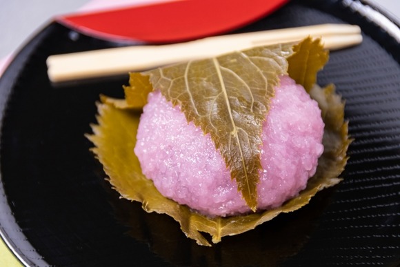 桜餅の葉っぱ食う？食わない?