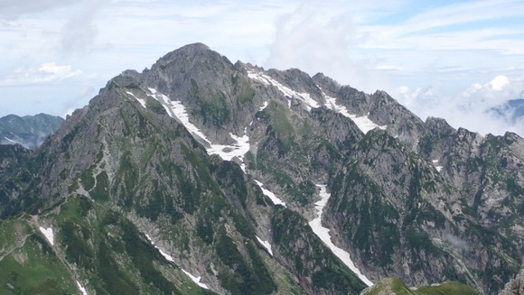 「あれ、何か刺さってる…」剱岳、すでに登頂されていたことが判明