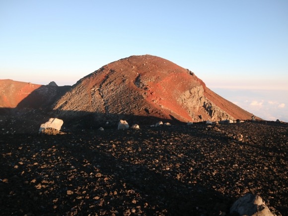 【富士山】某SNSでも閉山期に登るのは違法とか言って騒いでる奴いるな