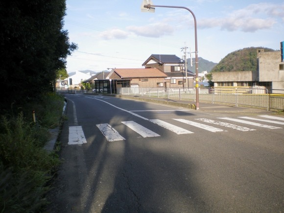 【JAF調査】「信号機のない横断歩道」で60％が不停止 　最下位は沖縄県20.9％、1位は長野県82.9％