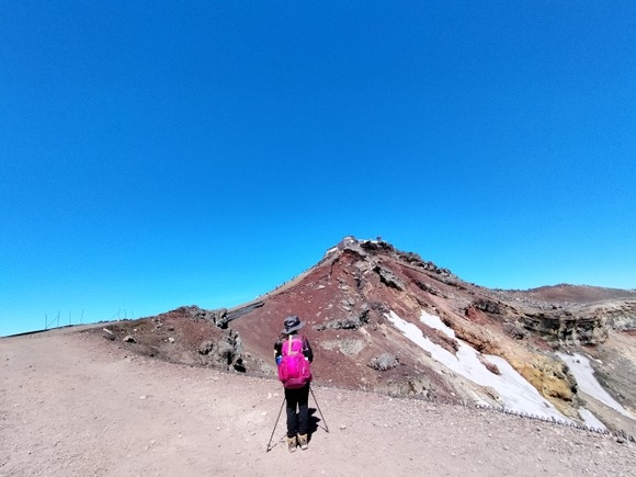 富士山に登る為の夏用装備ってどんなもの必要ですか？