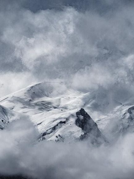 alexandros-giannakakis-lKCzjF0RSJY-unsplash (1)