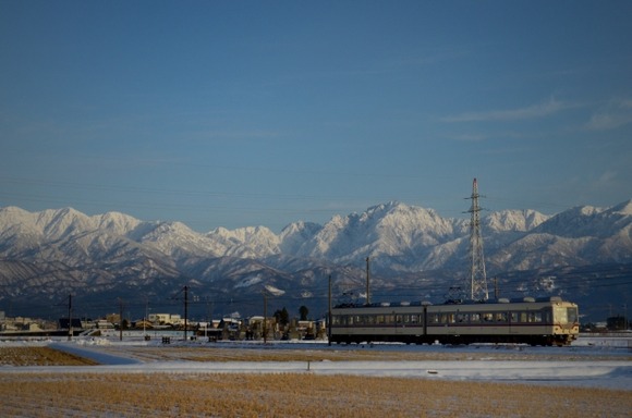 【悲報】富山県が誇るもの　ブリ、YKK、立山　しかない