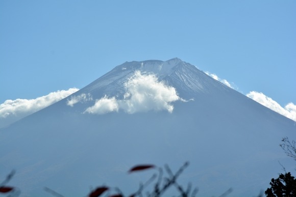 富士山「この辺の自販機置いたら儲かるやろなぁ…せや！」