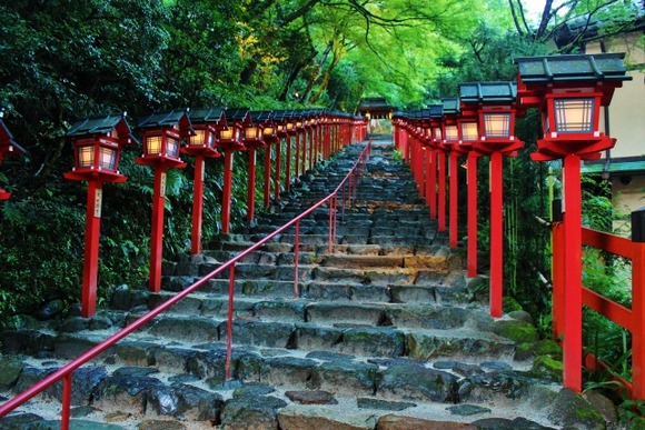 【悲報】旅行さん、神社と寺と城と美術館と博物館を除けば何も残らない模様…w