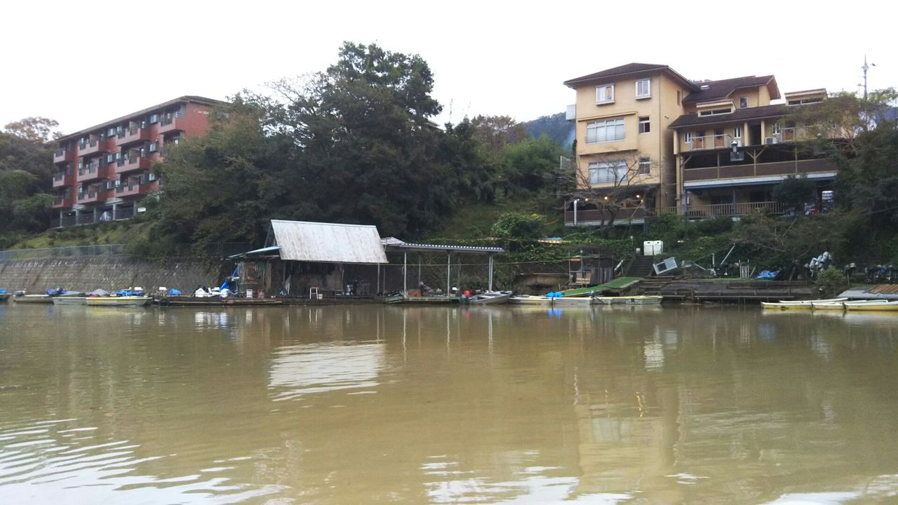 相模湖 10 19 土 相模湖の現状 ボート店編 教授 の釣り日記