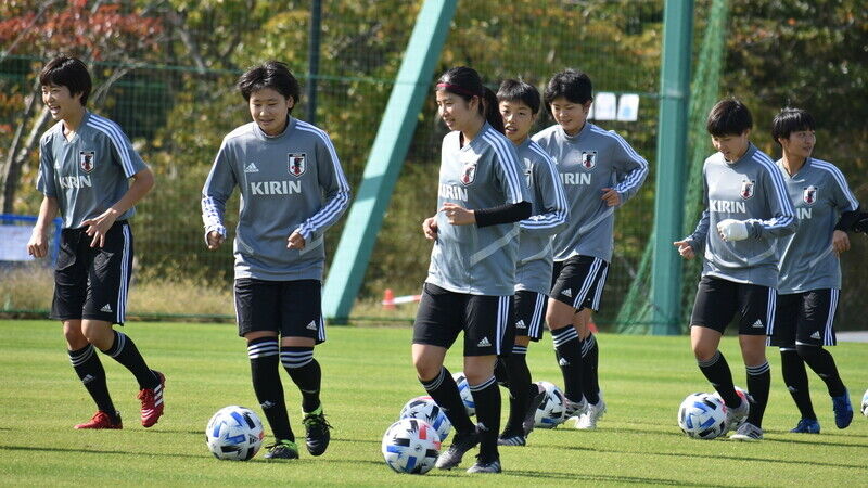 女子サッカー日本代表合宿の過去画像 : ジャージ＆ユニフォーム女子