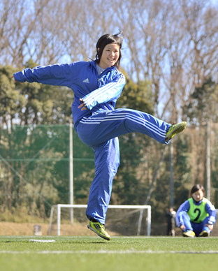 adidas 日体大女子サッカー部 ウインドブレーカー その3