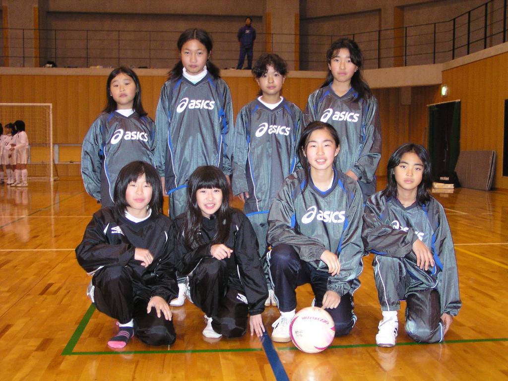ピステとウインドブレーカーの季節 ジャージ ユニフォーム女子 ピステとウインドブレーカーの季節 ジャージ ユニフォーム女子