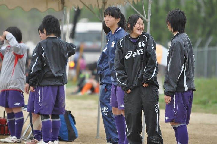 ピステとウインドブレーカーの季節 ジャージ ユニフォーム女子