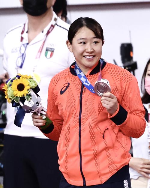 東京オリンピック 日本選手団ウェア : ジャージ＆ユニフォーム女子
