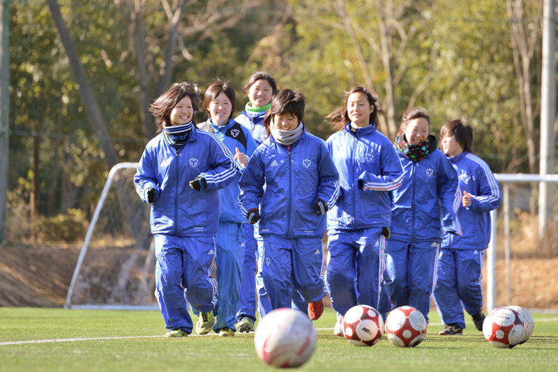 adidas 日体大女子サッカー部 ウインドブレーカー その1 : ジャージ ... 日体大女子サッカー部 トレーニングウェア上下