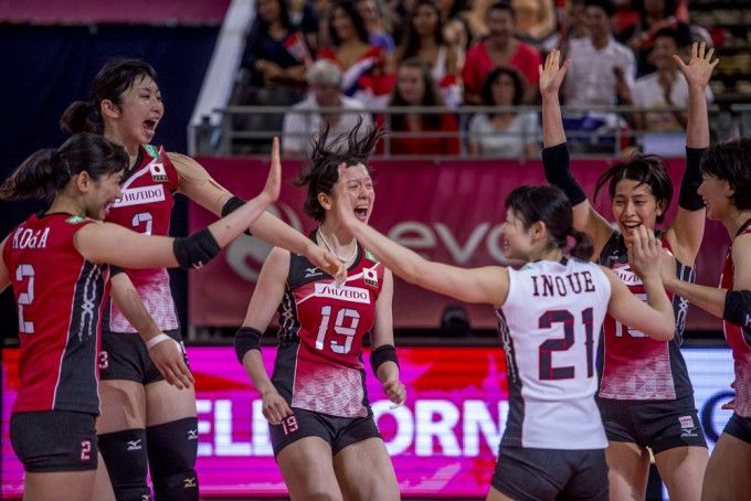 mizuno 全日本女子バレー : ジャージ＆ユニフォーム女子