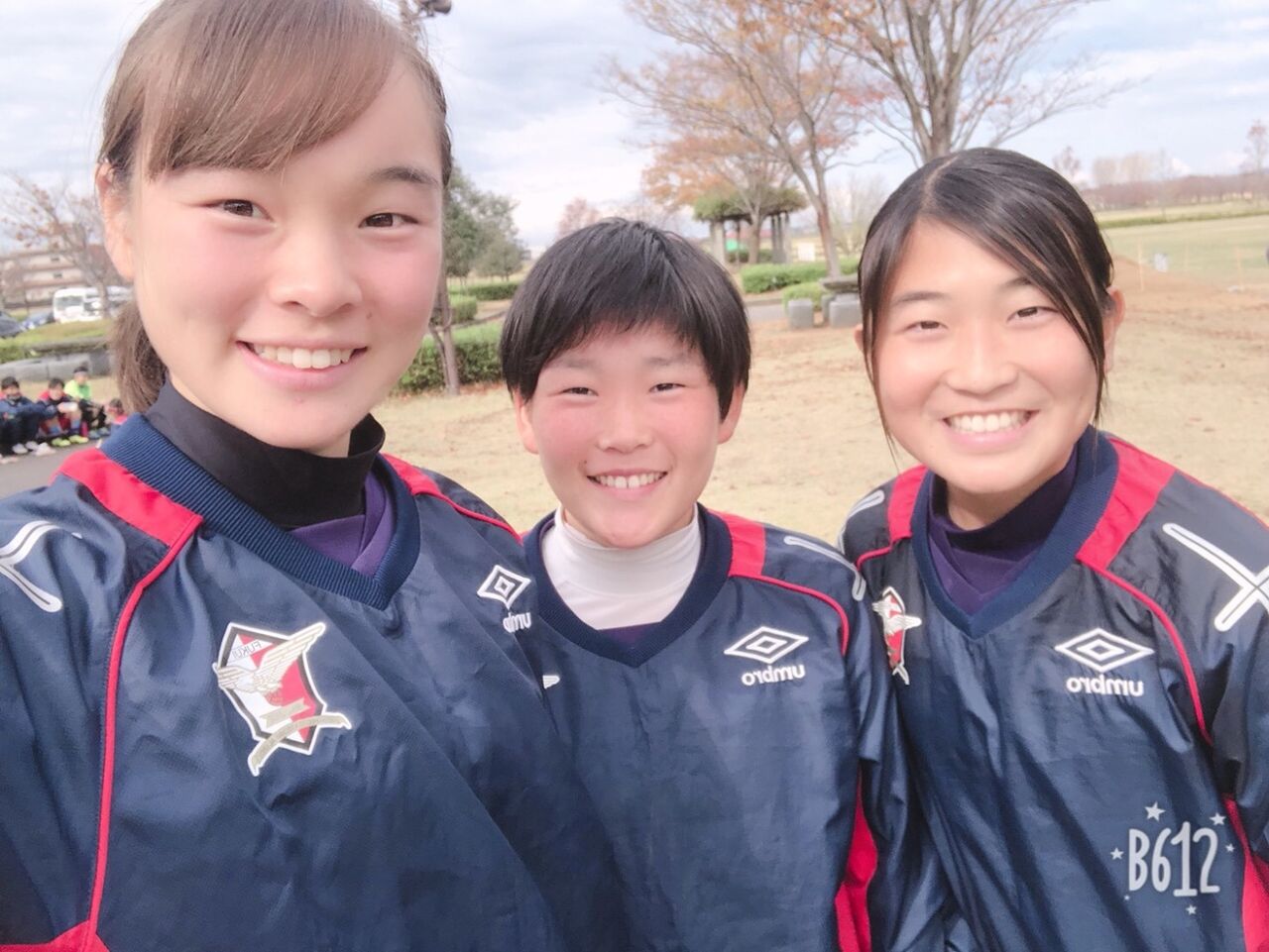 ピステとウインドブレーカーの季節 ジャージ ユニフォーム女子