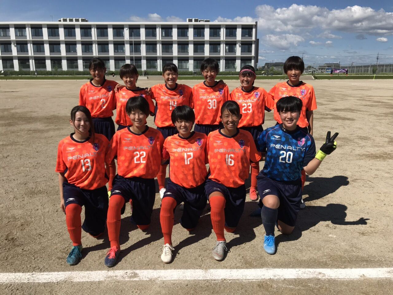 高校女子部活集合写真 高校・女子サッカー部 集合写真 : ジャージ＆ユニフォーム女子